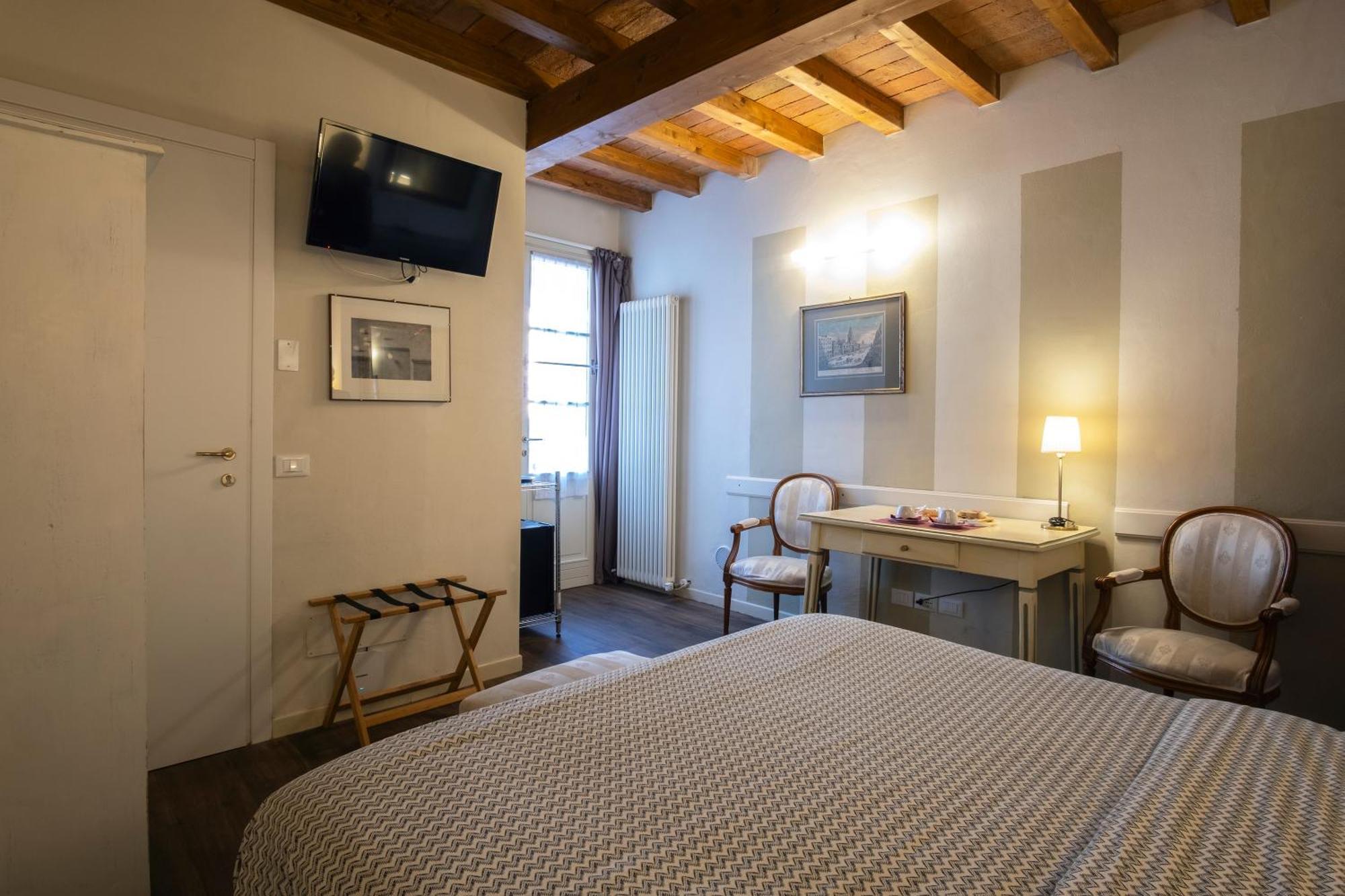 Il Cortiletto Otel Piacenza Dış mekan fotoğraf